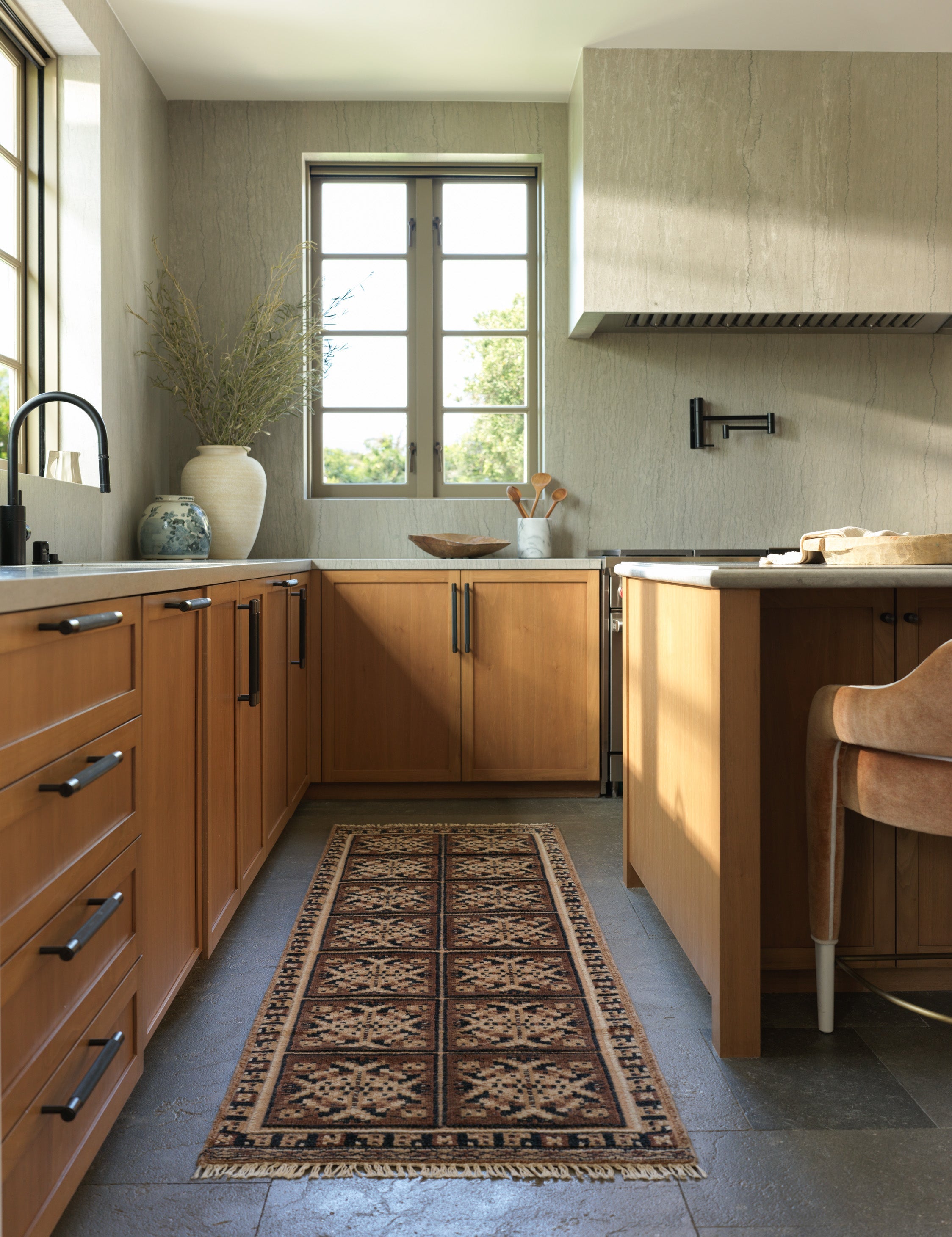 Ovidi Hand-Knotted Wool Rug