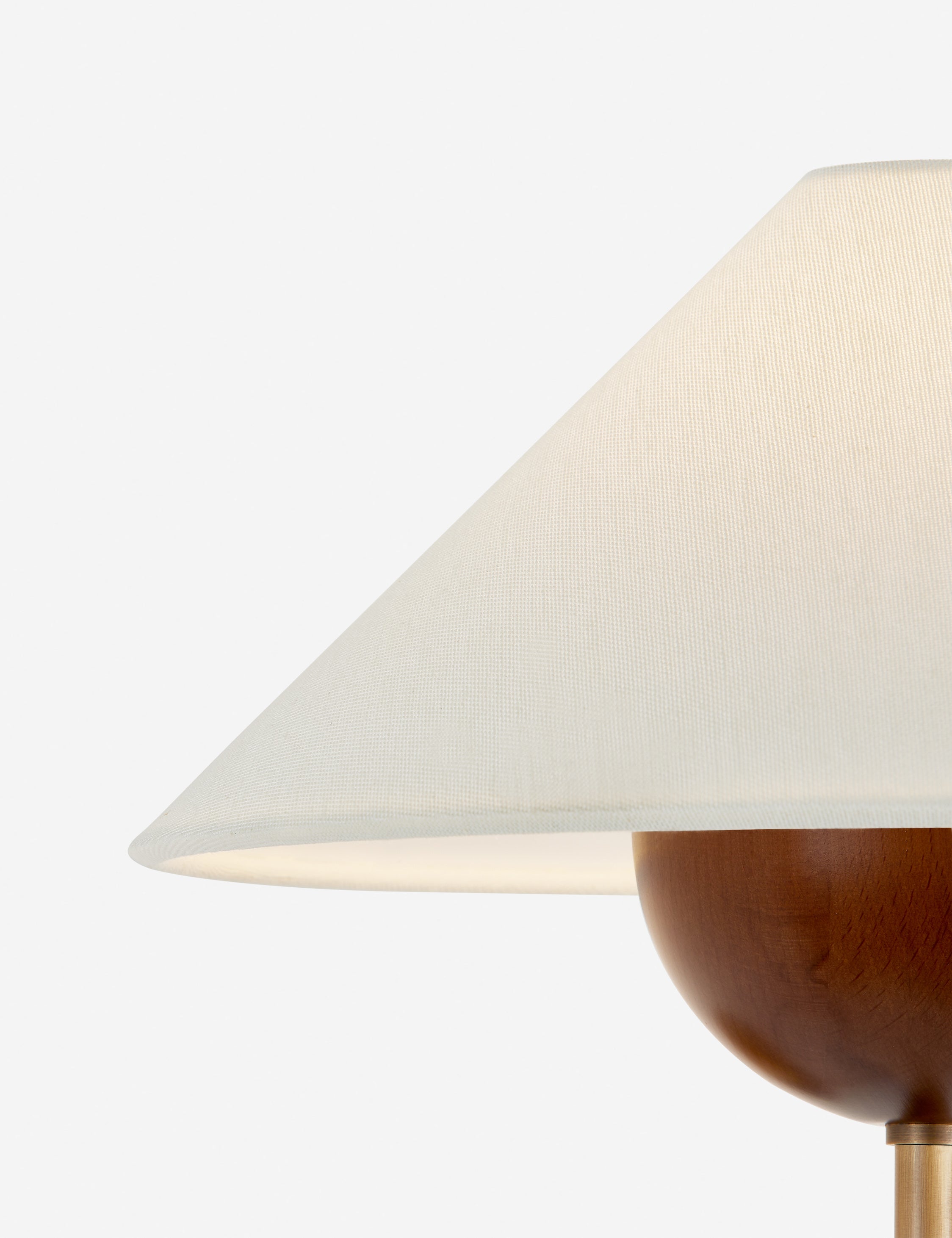 Leano Sconce