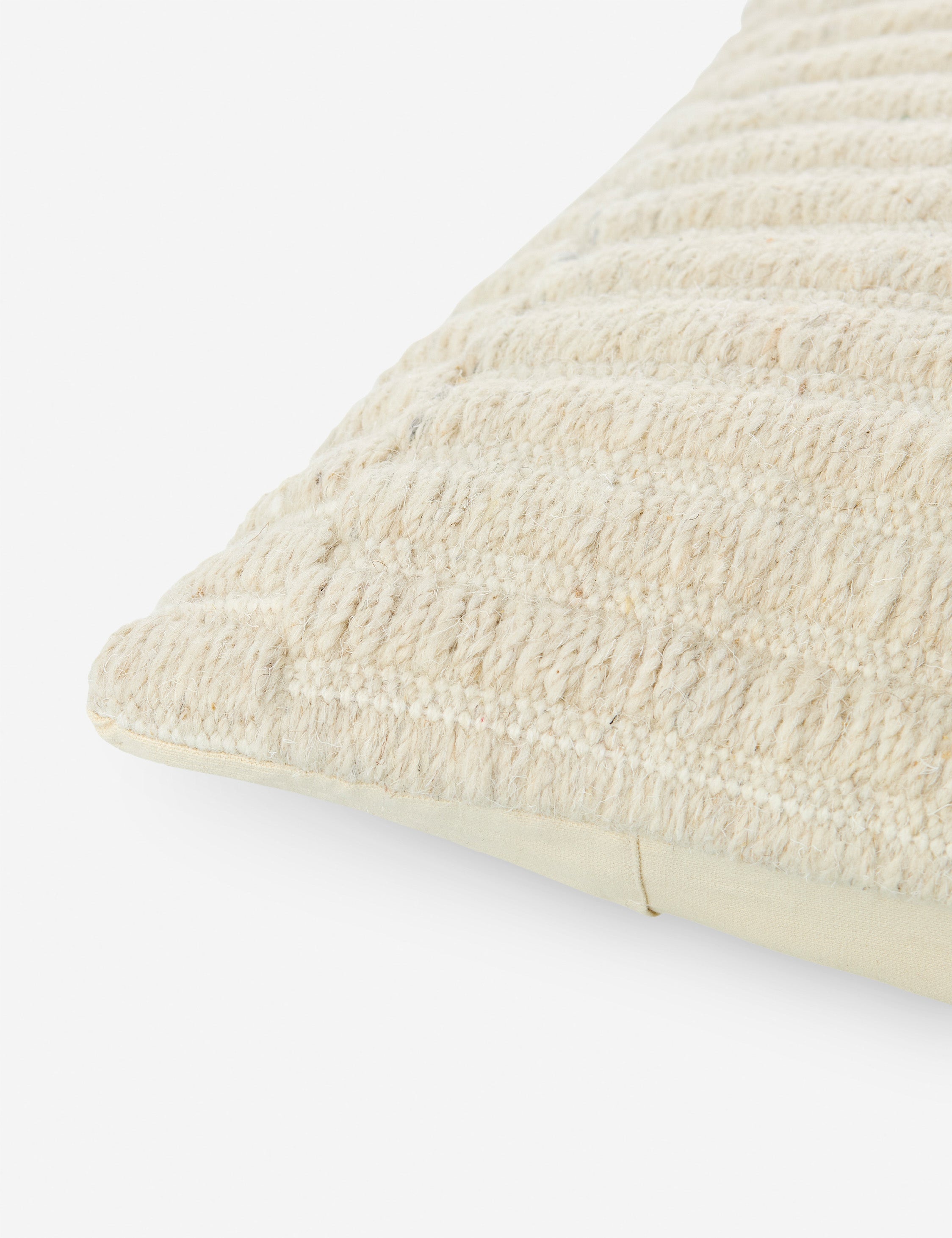 Mendia Pillow