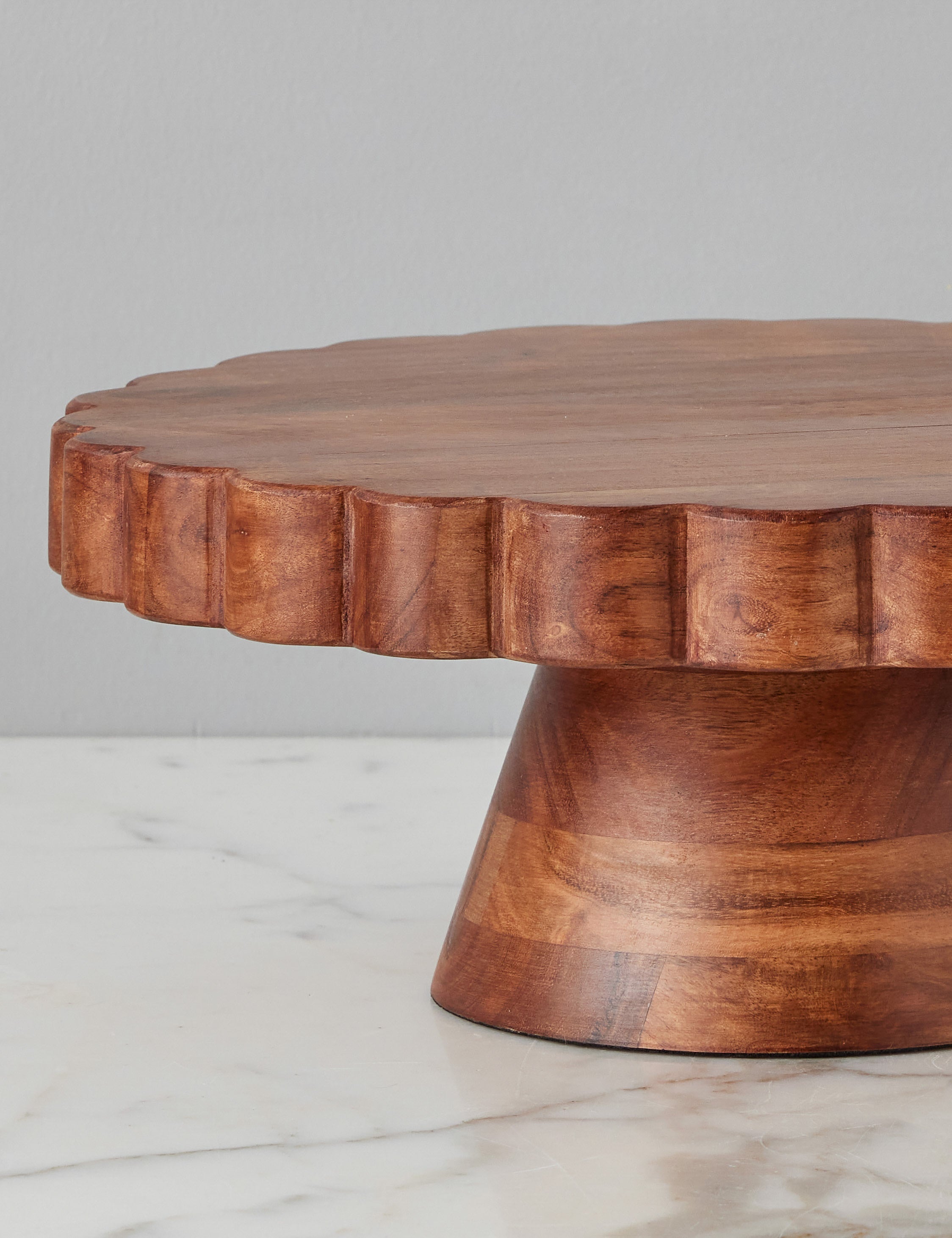Natural Scalloped Cake Stand by etúHOME